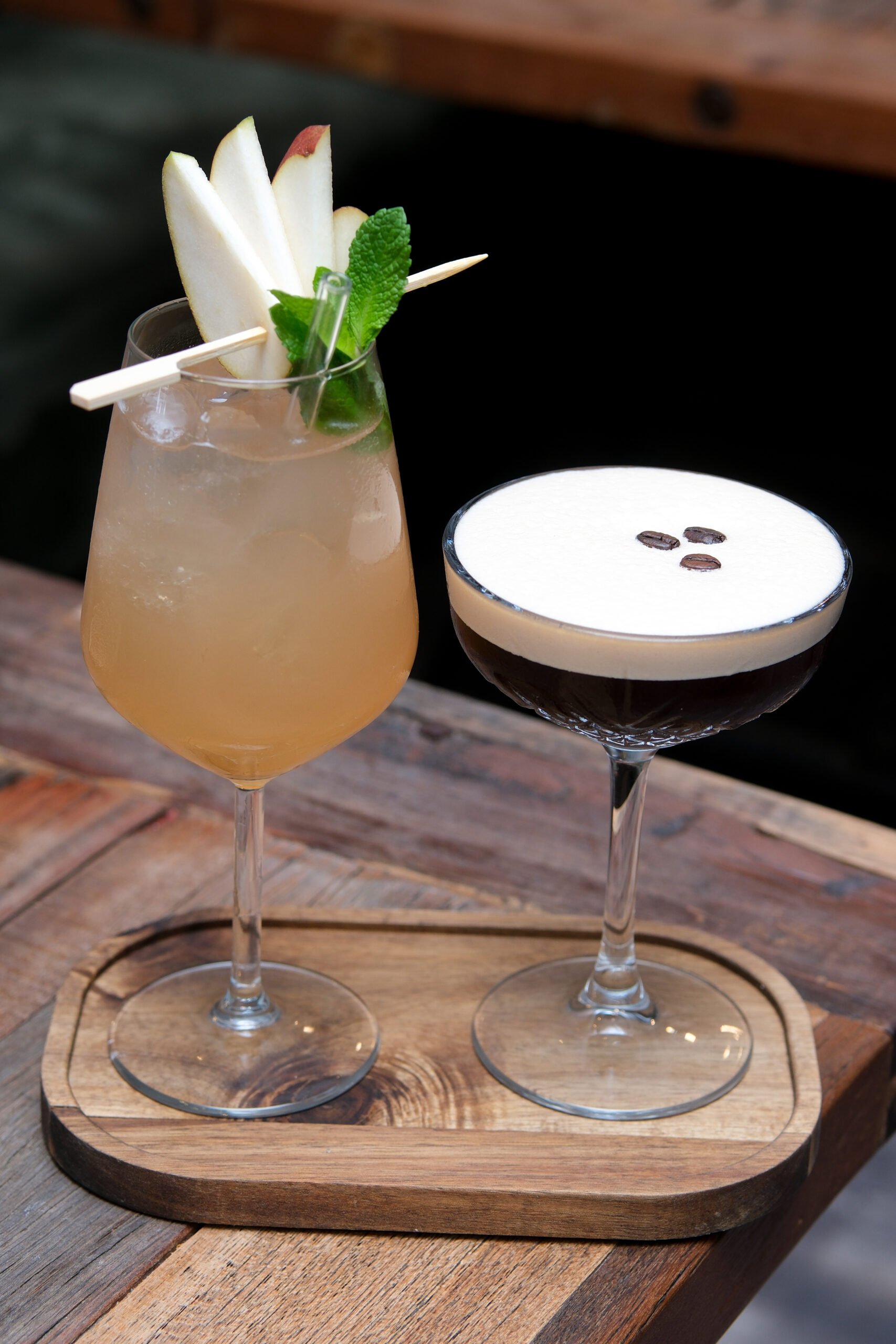 Needles_Getränke_EspressoMartini X Apfel-Zimt Spritz Espresso Martini und Apfel-Zimt-Spritz